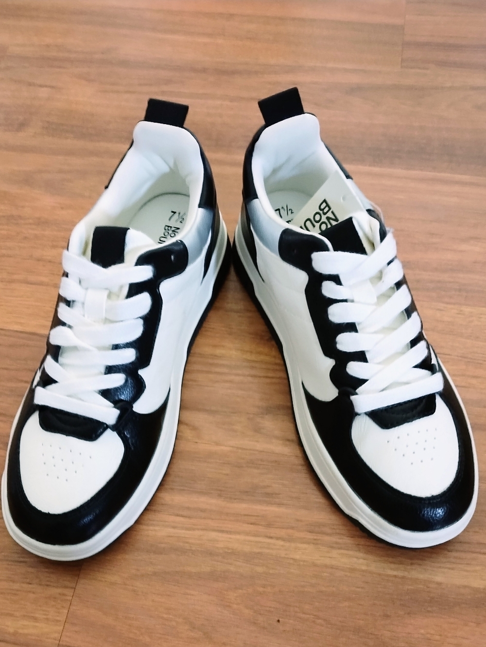 NWT Black & White  Low-Top Sneakers by